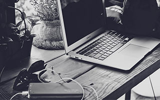 Baccarat-国王杯-阿尔瓦雷斯传射 马竞4-0十人巴萨占先机